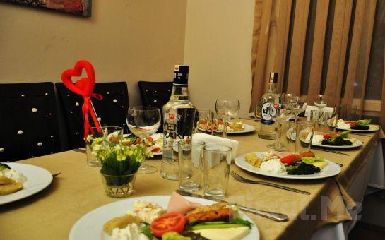 İzmir Alsancak Fasl-ı Nihavend Meyhane’de Fasıl Eşliğinde Akşam Yemeği Fırsatı