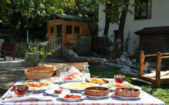 Sapanca Gönül Sofrası Restaurant’da, Doğanın Güzelliği İçerisinde Enfes Lezzetlerden Oluşan Sınırsız Serpme Köy Kahvaltısı