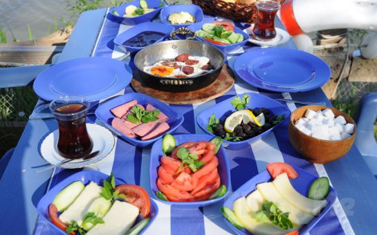 Şile Nehri Kenarında Façiba’da, Açık Büfe Kahvaltı Keyfi