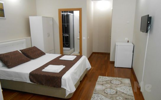 Beykoz Mavilla Hotel’in Deniz Manzaralı Odalarında 2 Kişi Kişi 1 Gece Konaklama, Kahvaltı, İçki Dahil Akşam Yemeği Seçeneği