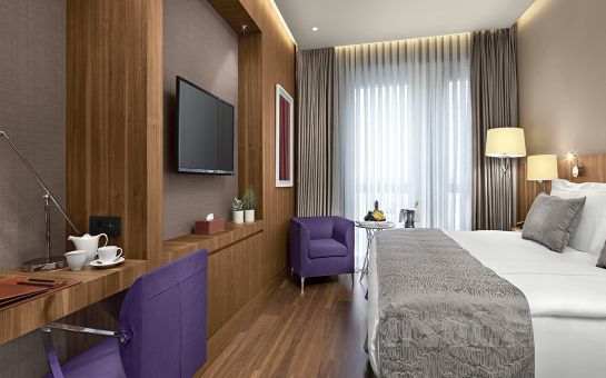 Güneşli Divan Suites İstanbul GPlus Otel’de 2 Kişi 1 Gece Konaklama, Kahvaltı, Kapalı Havuz, Sauna, Türk Hamamı Kullanımı (Bayramda Geçerli)