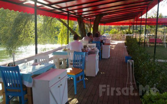 Ağva Sardunya Restaurant’ta Nehir Kenarında Serpme Köy Kahvaltısı