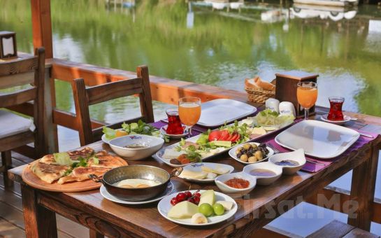 Göksu Nehri’nin Kıyısında Ağva Mints Hotel Restaurant’ta Sınırsız Çay Eşliğinde Serpme Köy Kahvaltısı Keyfi