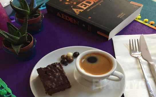 Leylifer Cafe Kartal’da Kek veya Kurabiye Eşliğinde Kahve keyfi İsteyenlere Hint Kınası Dövme Hediye