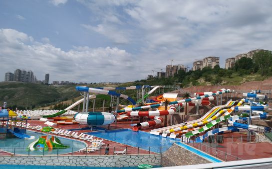 Ankara Waterpark Çankaya Aquapark’ta Gün Boyu Havuz Keyfi