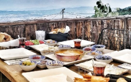 Asmaaltı Cafe Osmangazi’de Serpme Kahvaltı Keyfi