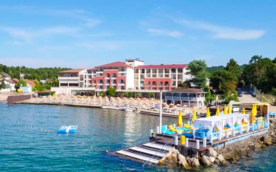 Kerpe Gaia Beach Hotel’de 2 Kişilik Yarım Pansiyon Konaklama Ve Özel Plaj Kullanım Seçenekleri