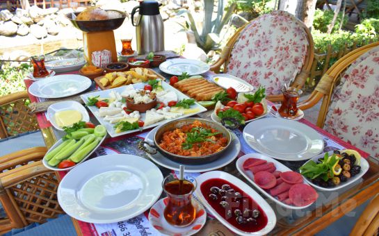 Bakırköy Şehristan Cafe, Restaurant’ta Sınırsız Çay Eşliğinde Serpme Kahvaltı Keyfi