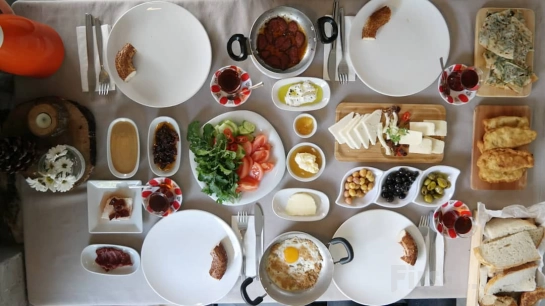Liv Garden İzmir’de Serpme Kahvaltı Keyfi