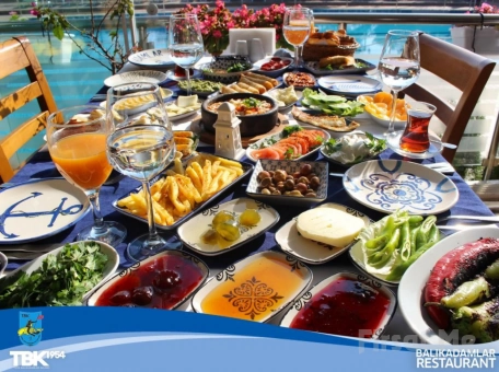 Caddebostan Türk Balıkadamlar Kulübü Resturant’ta Serpme Kahvaltı Keyfi