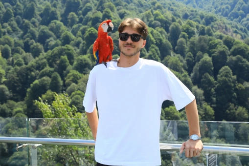 ​Ayrı Gezegen Cam Teras Kartepe’de Macera Parkı veya Kahvaltı (Online Özel İndirim)