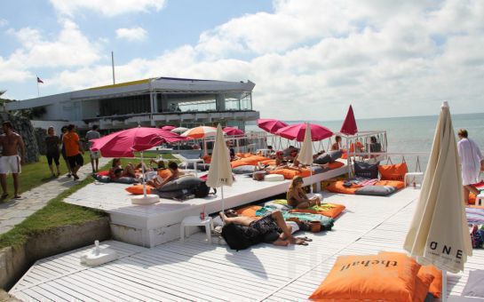 Kilyos Solar Beach Te Denize Sifir Serpme Kahvalti Sinirsiz Cay