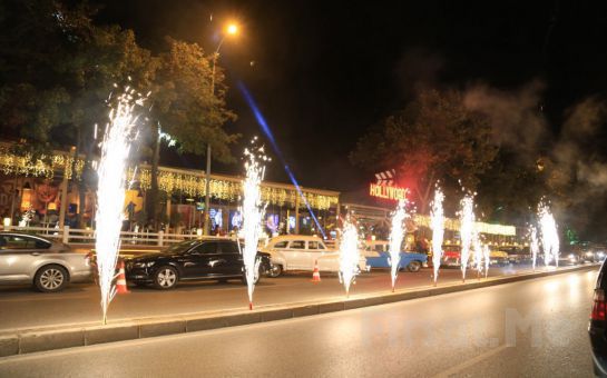 Üsküdar Cafe Hollywood City’de Canlı Müzik Eşliğinde Leziz Yılbaşı