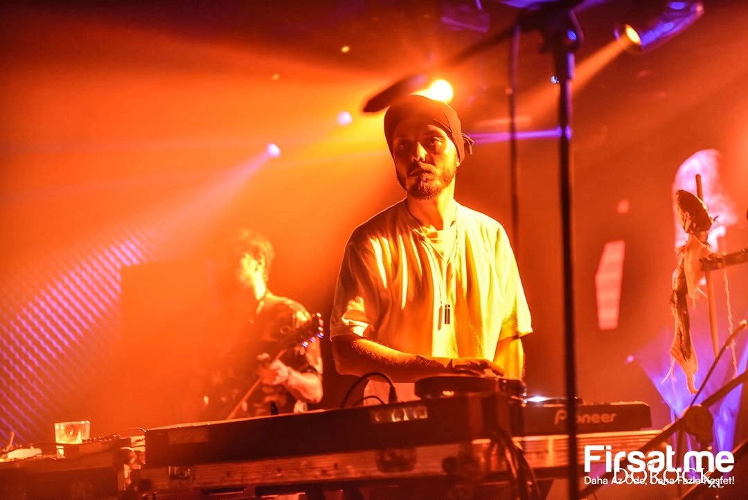 ’Hey! Douglas’ Konser Bileti | Sepette %5 İndirim