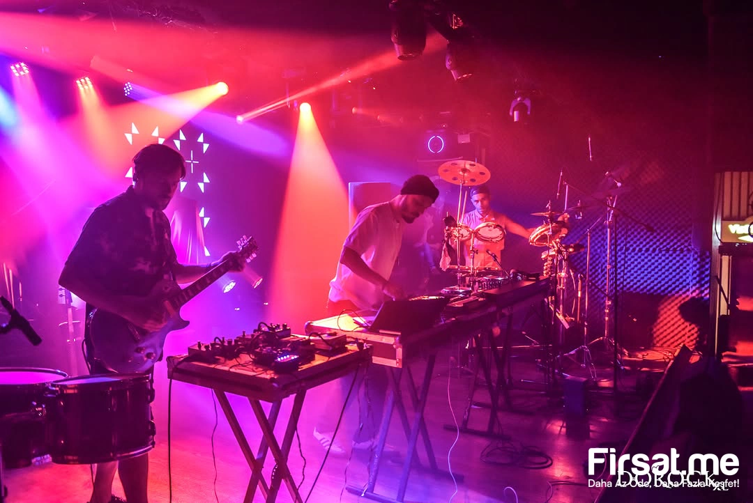 ’Hey! Douglas’ Konser Bileti | Sepette %5 İndirim