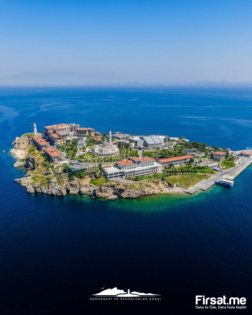 Demokrasi ve Özgürlükler Adası’nda Gidiş-Dönüş Ulaşım, Serpme Kahvaltı ve Ada Kültür Turu