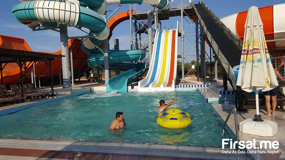 Balıkesir Edremit Blue Zest Aquapark & Beach Giriş Bileti (Online Özel İndirim)