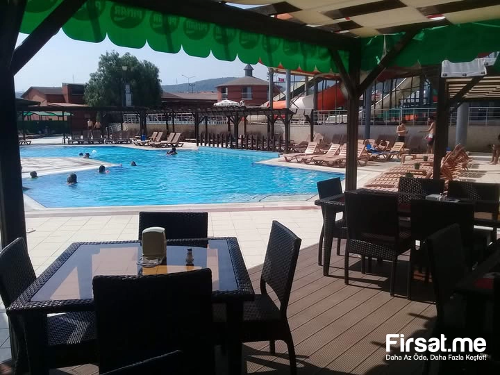 Balıkesir Edremit Blue Zest Aquapark & Beach Giriş Bileti (Online Özel İndirim)