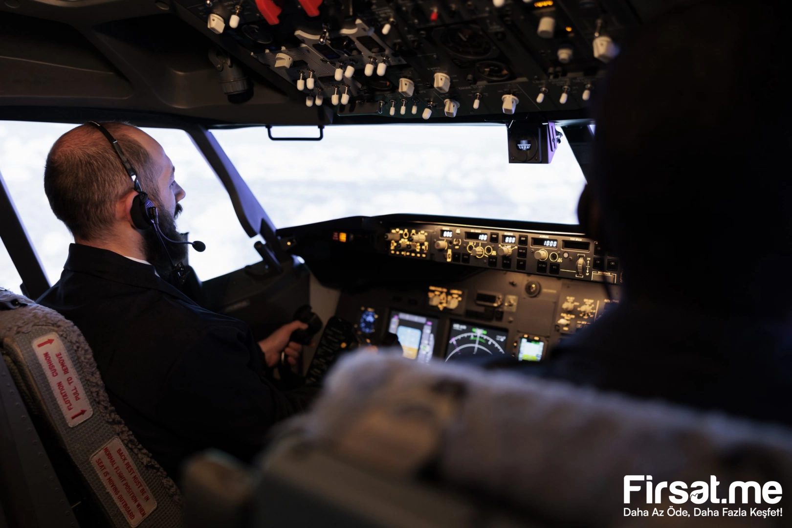 İstanbul Flight Center’da 1 veya 2 Kişilik 1 Saat Boeing 737 Simülatör Uçuş Deneyimi