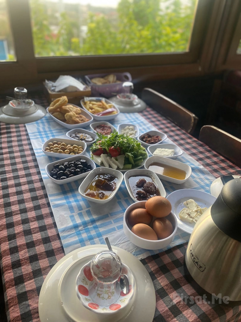 İzmir Çiçekliköy Yeni Asmalı’da Doğa içerisinde Serpme Kahvaltı Keyfi