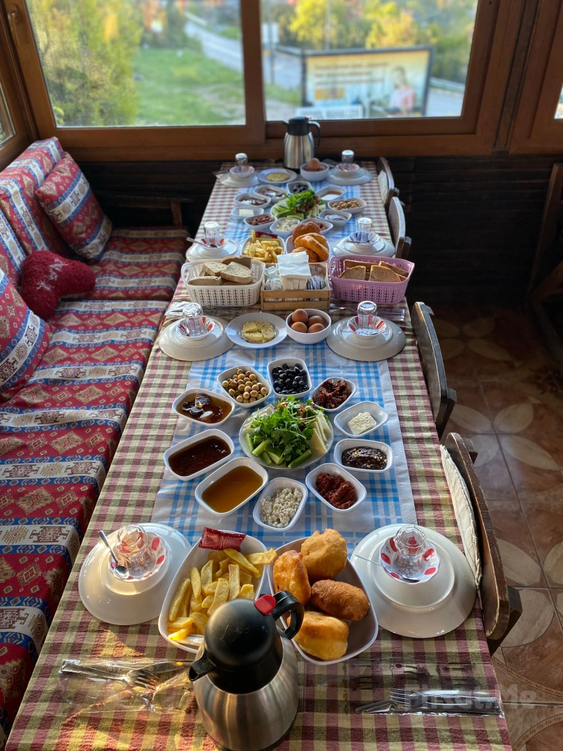 İzmir Çiçekliköy Yeni Asmalı’da Doğa içerisinde Serpme Kahvaltı Keyfi