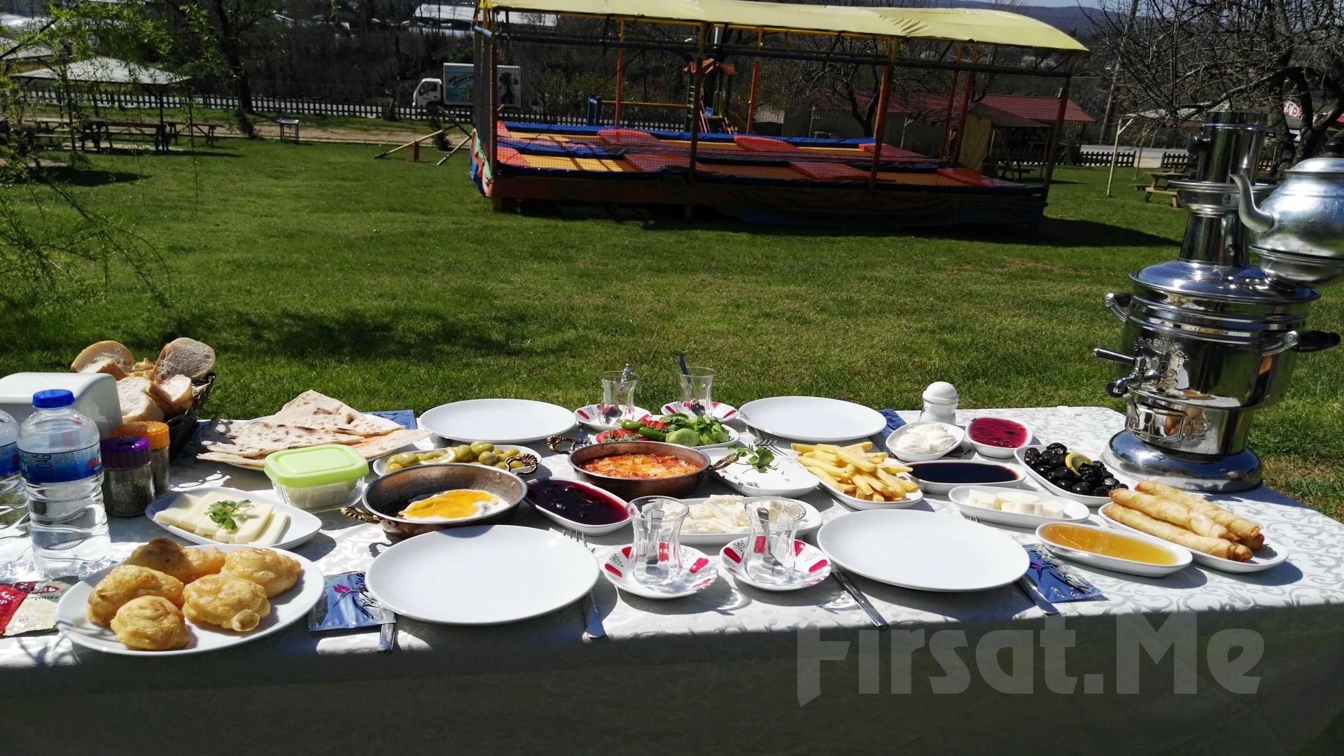 Polonezköy Mimoza Park'ta Yemyeşil Doğa İçerisinde Semaver Eşliğinde Serpme Kahvaltı