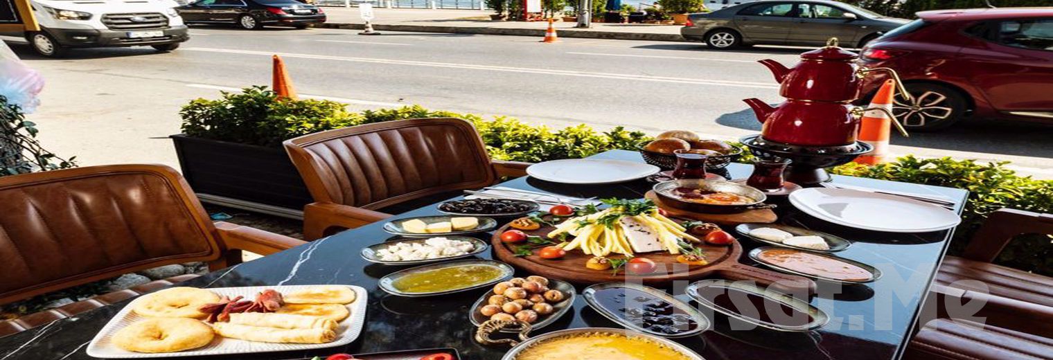 Marina Lounge İstinye’de Deniz Manzarası Eşliğinde Serpme Kahvaltı Keyfi