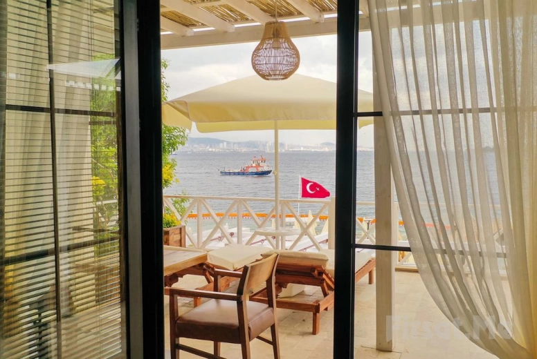 1 Night Accommodation for 2 People in Sea View Rooms with Jacuzzi at Büyükada Anka Aya Nikola Facilities + 2 Days Beach Use Options