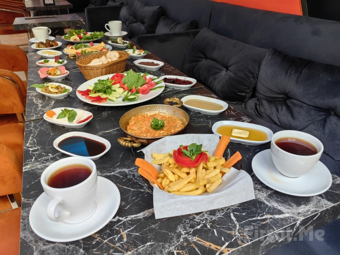 Breakfast Options at Beşiktaş Rubyy Cafe Restaurant