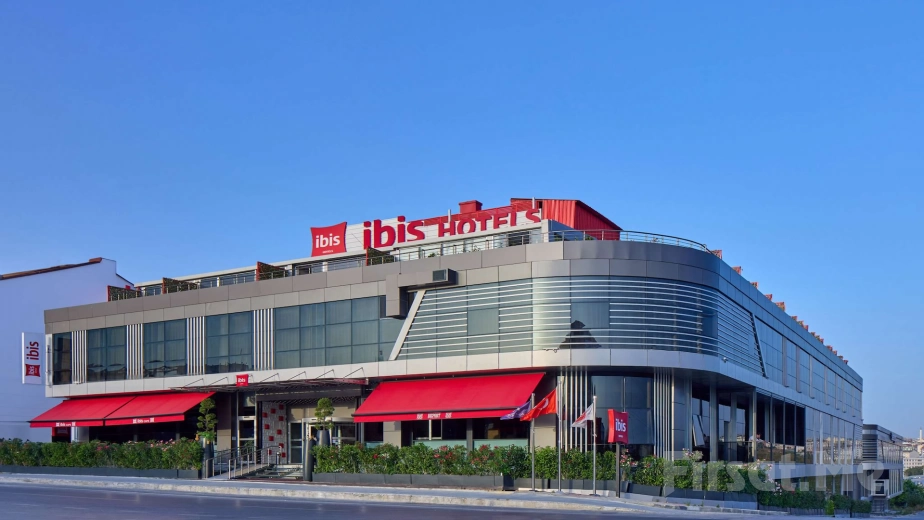Accommodation and Breakfast Options for 2 People at Arnavutköy Ibis Istanbul Airport Hotel