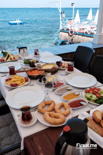 Zuğa Beach Kilyos’ta Denize Nazır Serpme Kahvaltı keyfi