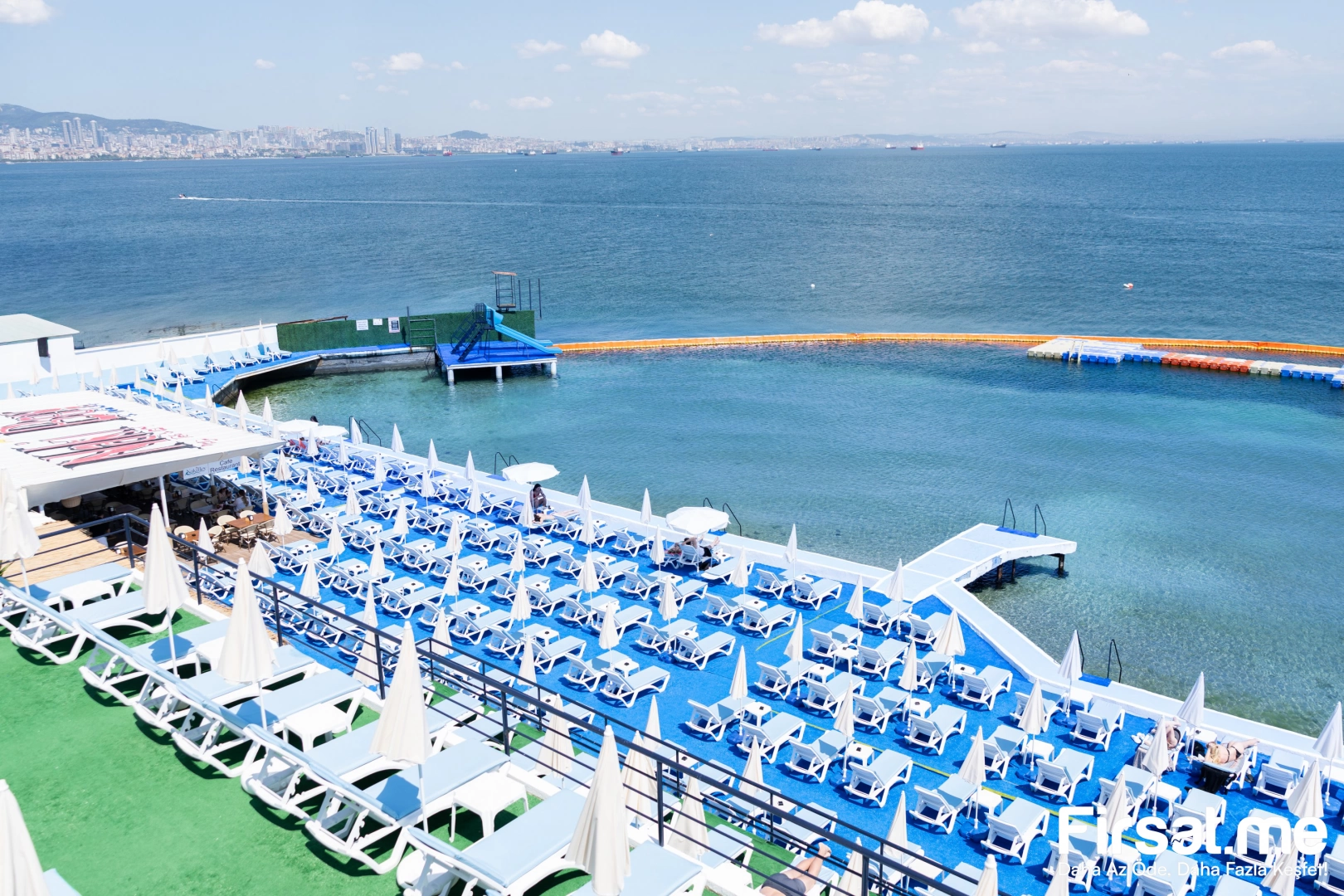 Büyükada Nakibey Plajı Şezlong ve Şemsiye Dahil Giriş Bileti (Online Özel İndirim)