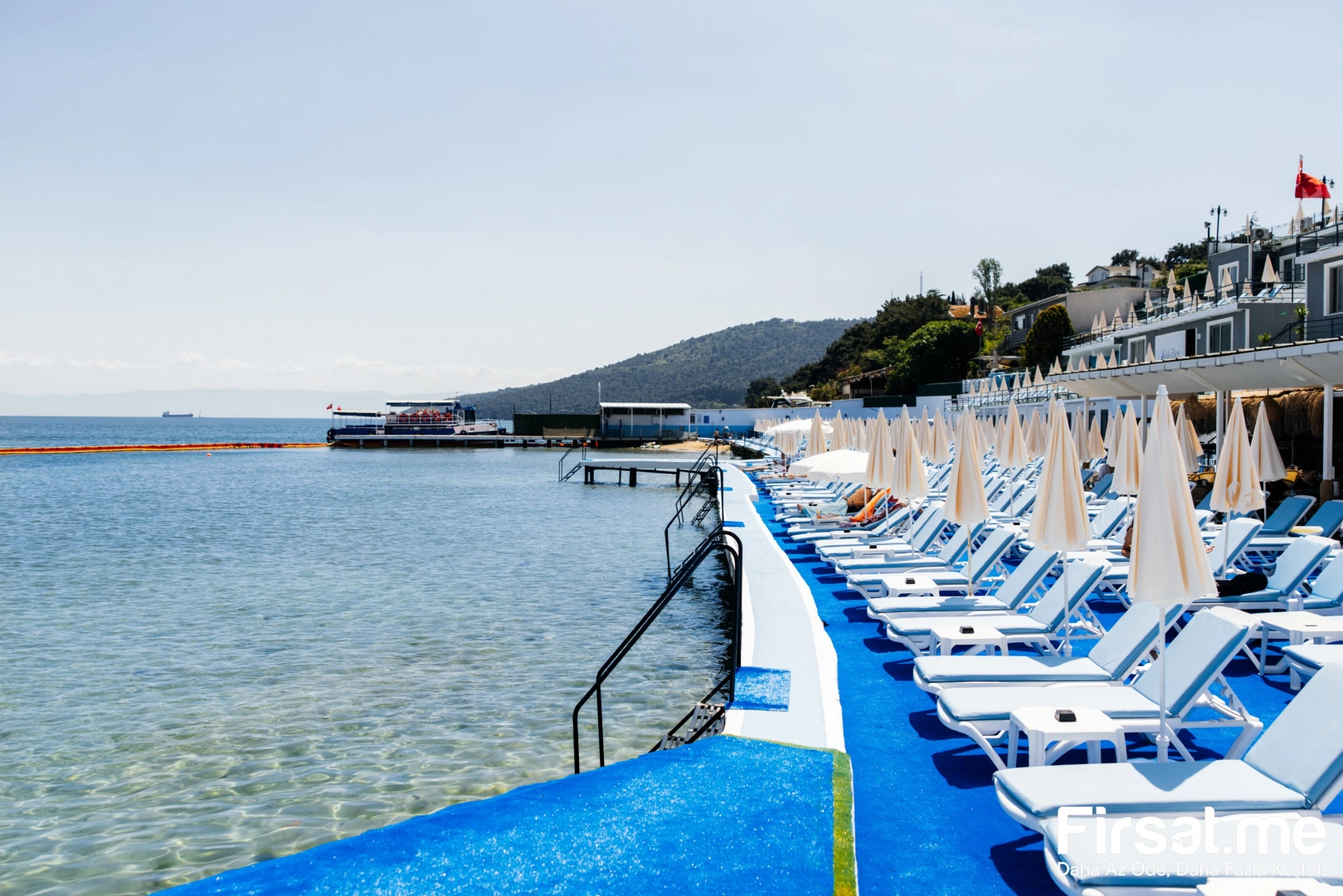 Büyükada Nakibey Plajı Şezlong ve Şemsiye Dahil Giriş Bileti (Online Özel İndirim)