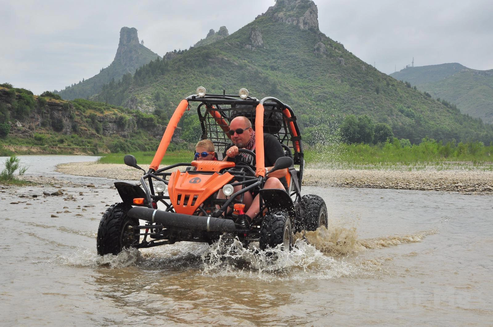 Manavgat Köprülü Kanyon Escape Raft & Buggy Safari’de Öğle Yemeği Dahil Süper Kombo Rafting ve Eğlence Paketi