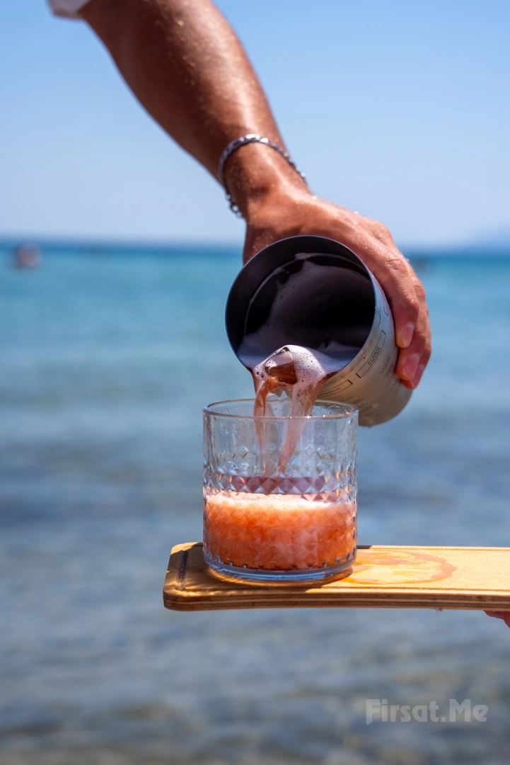 Lagada Beach Sarımsaklı’da, İçecek Dahil Tüm Gün Plaj Giriş Bileti (Online Özel İndirim)