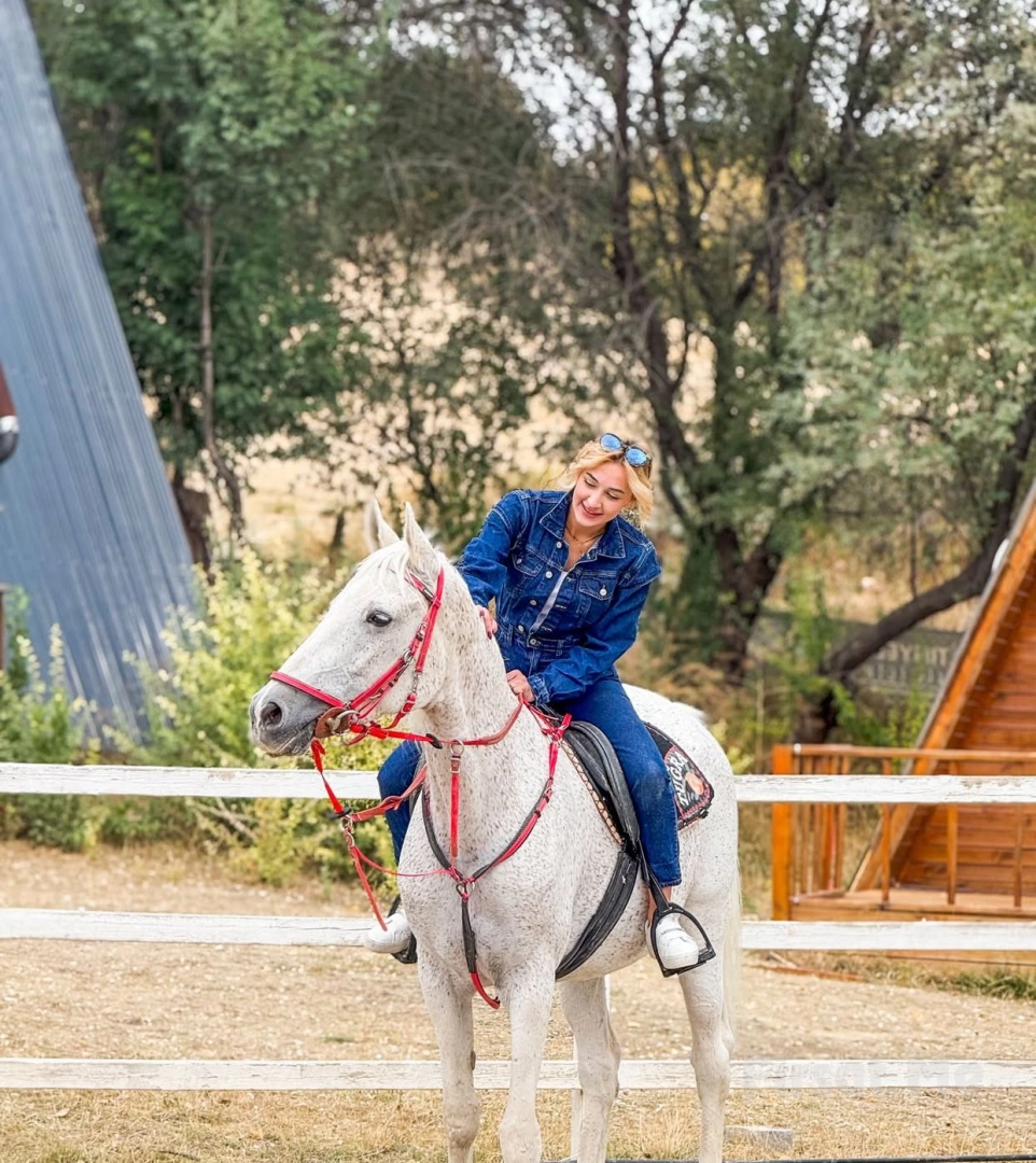 Ankara Altınyele Binicilik’te Serpme Kahvaltı ve Atlı Safari Keyfi